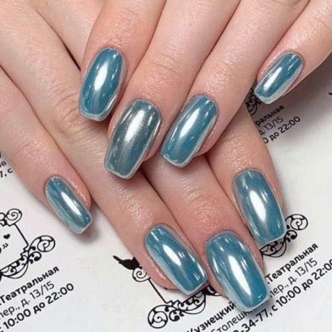 Маникюр с покрытием гель-лак и дизайном зеркальная втирка