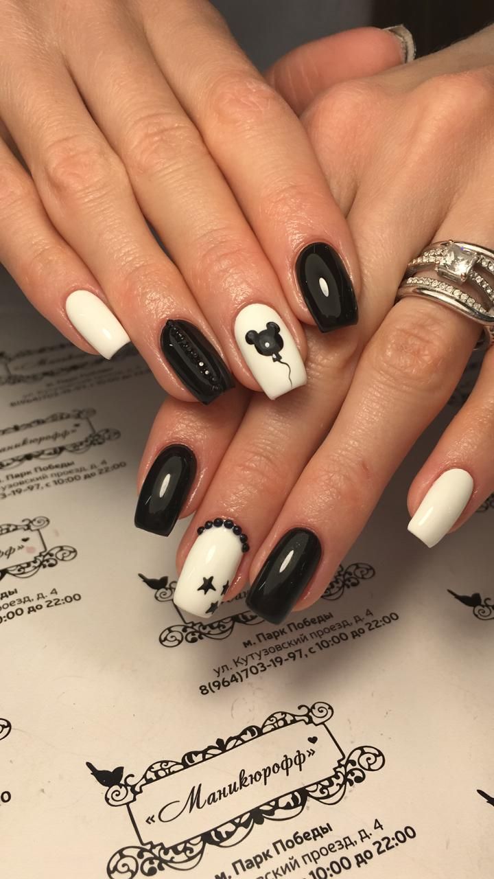 Дизайн ногтей черно-белый